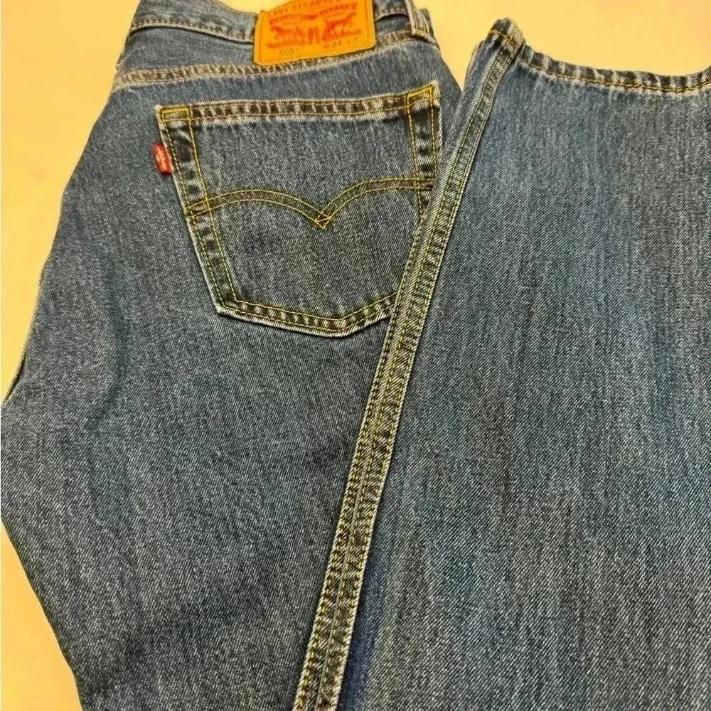 Levi’s men’s 505 jeans size 34 x 32 perfect condition